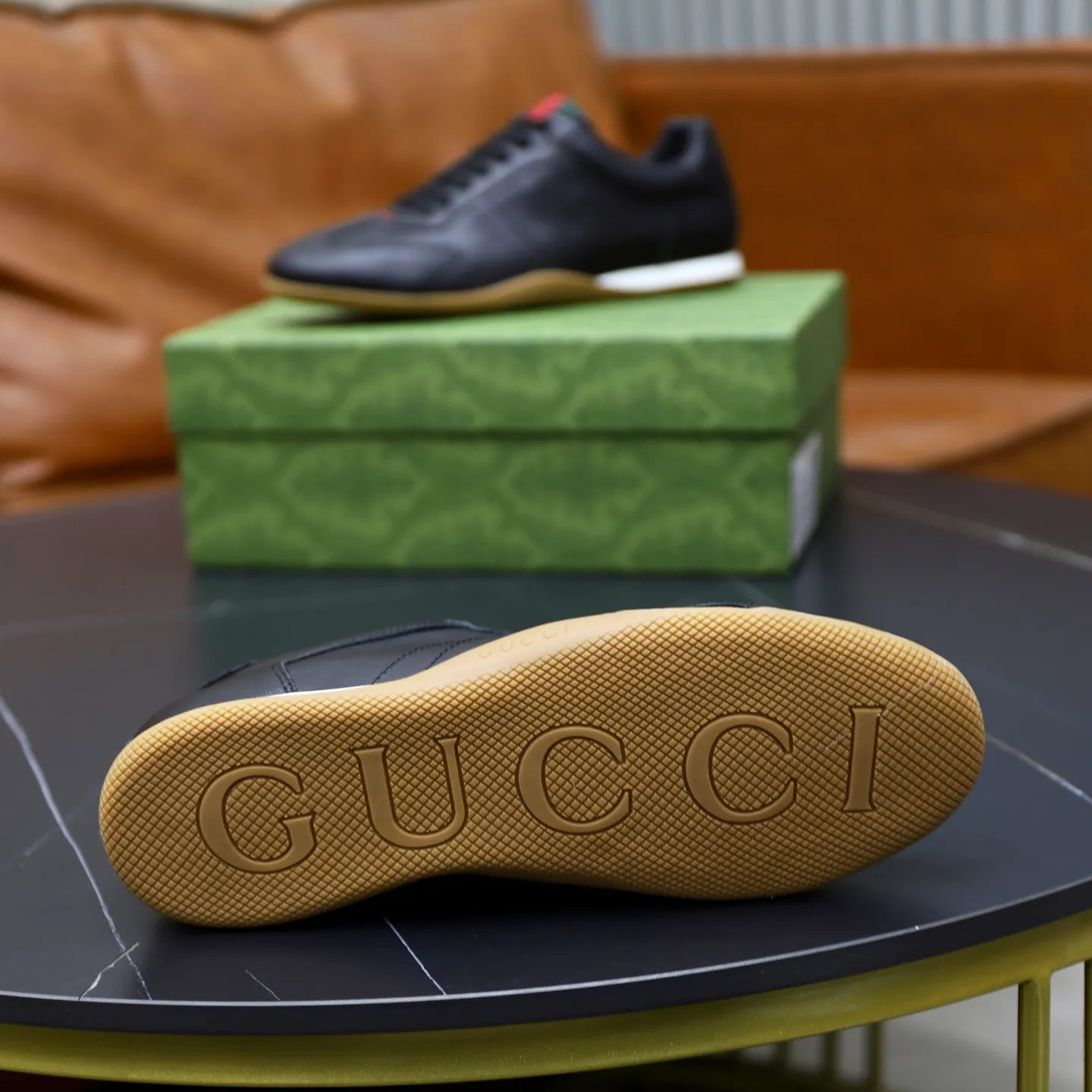 Ex-factory price: 462💰🙅‍♂️🙅‍♂️🙅‍♂️ Brand: Gucci GUCCi Standard code: 38-44 (45 customized) Grade: Same as the official website Material: Original cowhide surface Comfortable and breathable pigskin lining Lightweight and wear-resistant sports outsole Style category: Men's fashionable casual shoes Running sneakers Distinguished luxury brand elements Top luxury Color: actual picture color